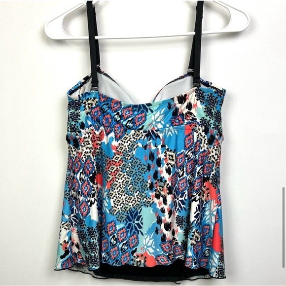 24th & Ocean Estilo flyaway tankini swim top. 
Size: Medium - Picture 2 of 11